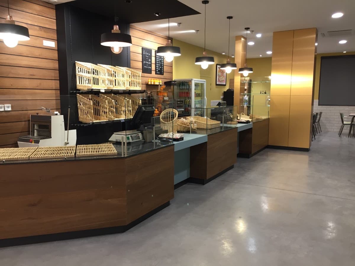 Boulangerie André - Maison André — vétérinaire à Chatuzange-le-Goubet
